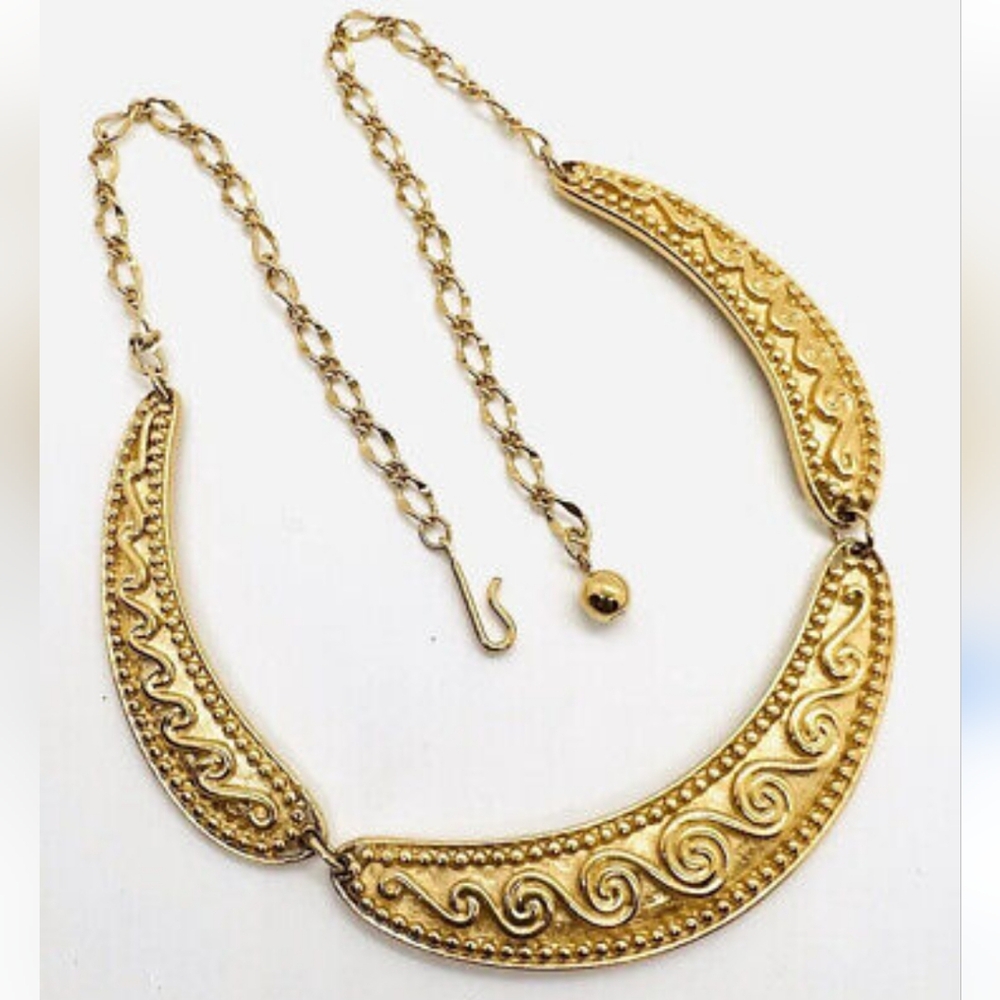 Vintage Gold Tone Etruscan Collar Necklace.